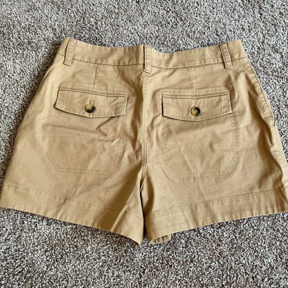 Vineyard vines brown/tan shorts size 8 15.5” across flat with some stretch 12” r - Picture 3 of 3